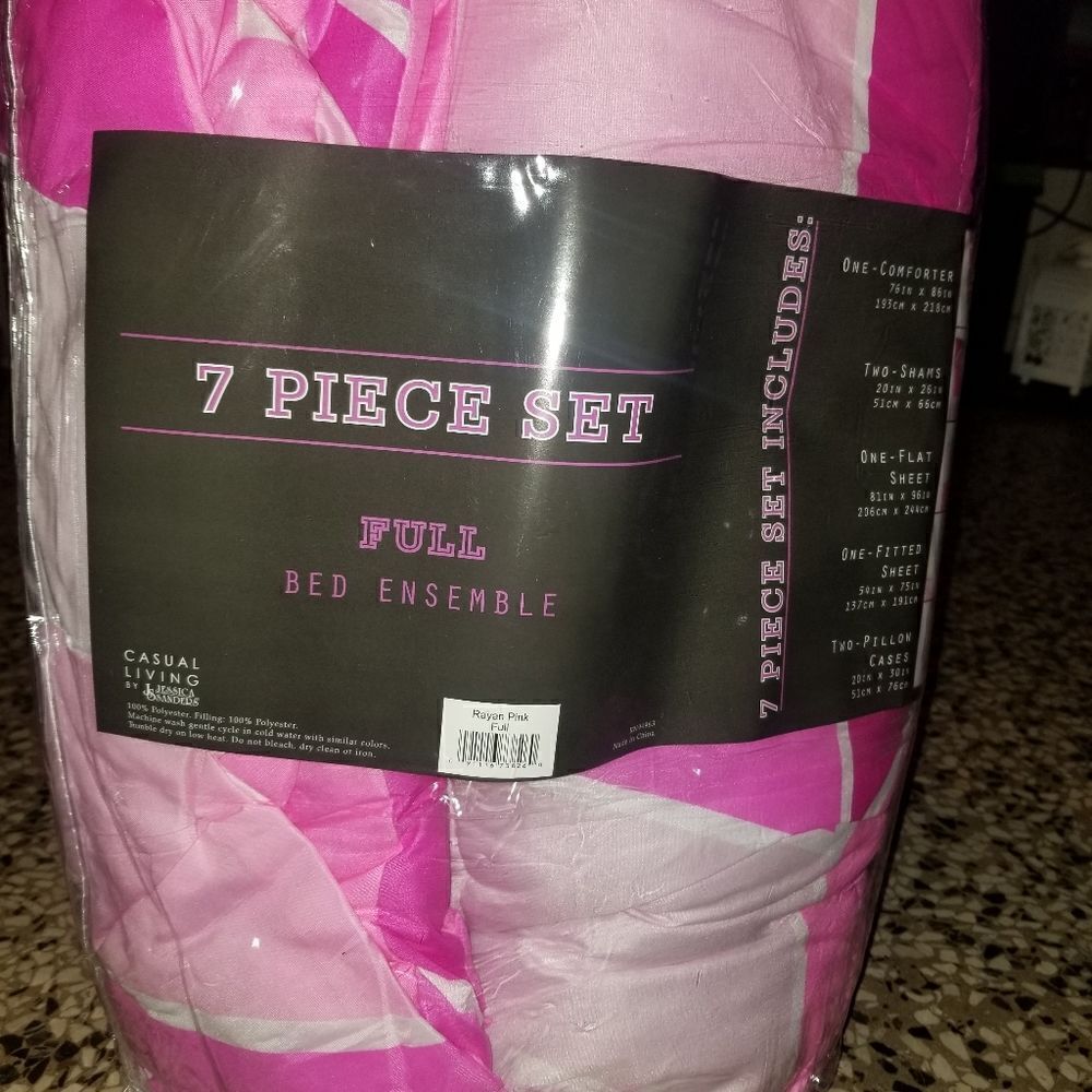 Used 6 piece set (without comforter) - Picture 2 of 6